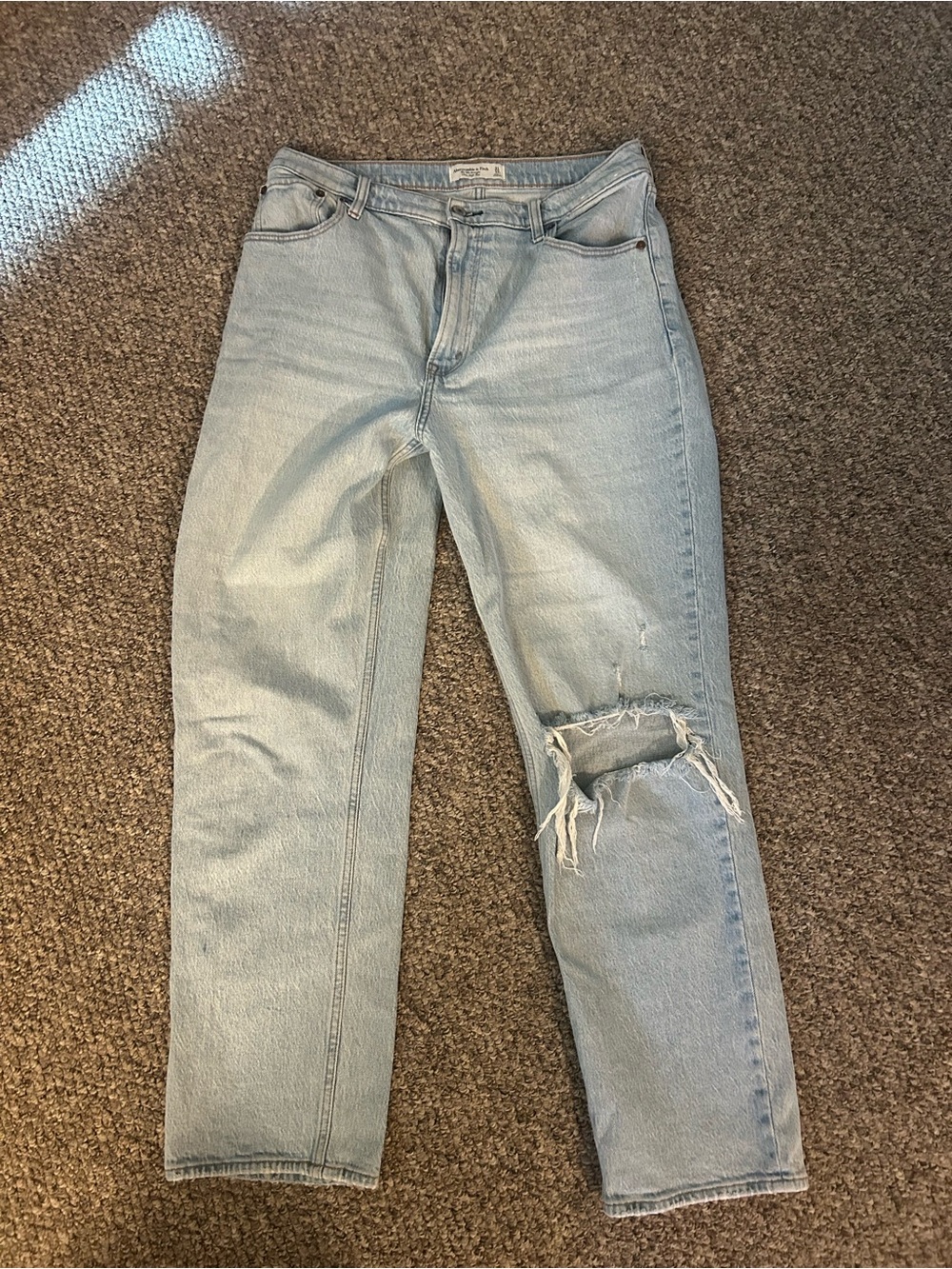 Abercrombie & Fitch 90s Straight Ultra High Rise Jean